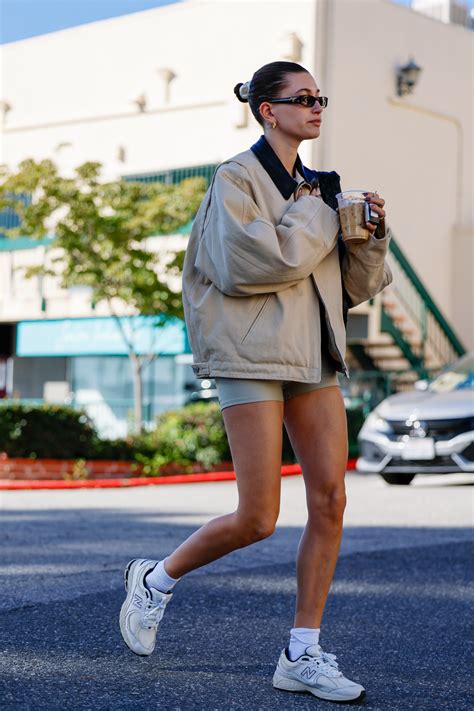 hailey bieber new balance